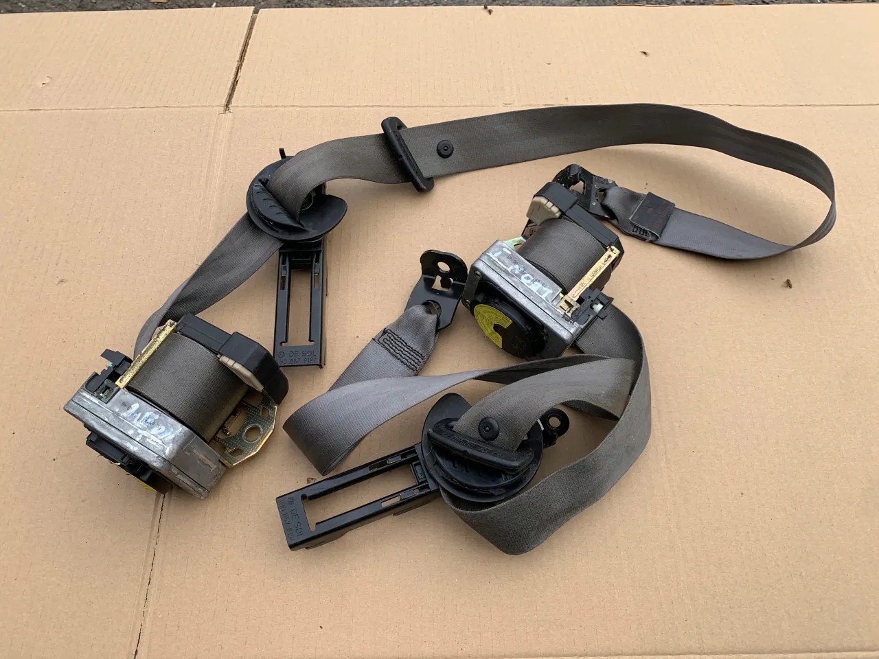 Jak naprawić napinacz pasa bezpieczeństwa i uniknąć kosztownych błędów