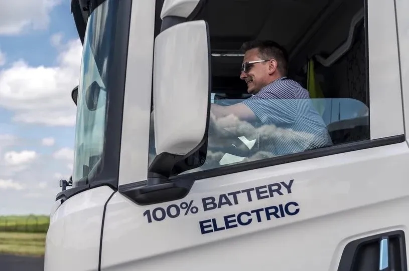 Ile zarabia kierowca tira w Kanadzie? Zaskakujące różnice w pensjach