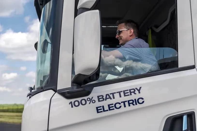 Ile zarabia kierowca tira w Kanadzie? Zaskakujące różnice w pensjach