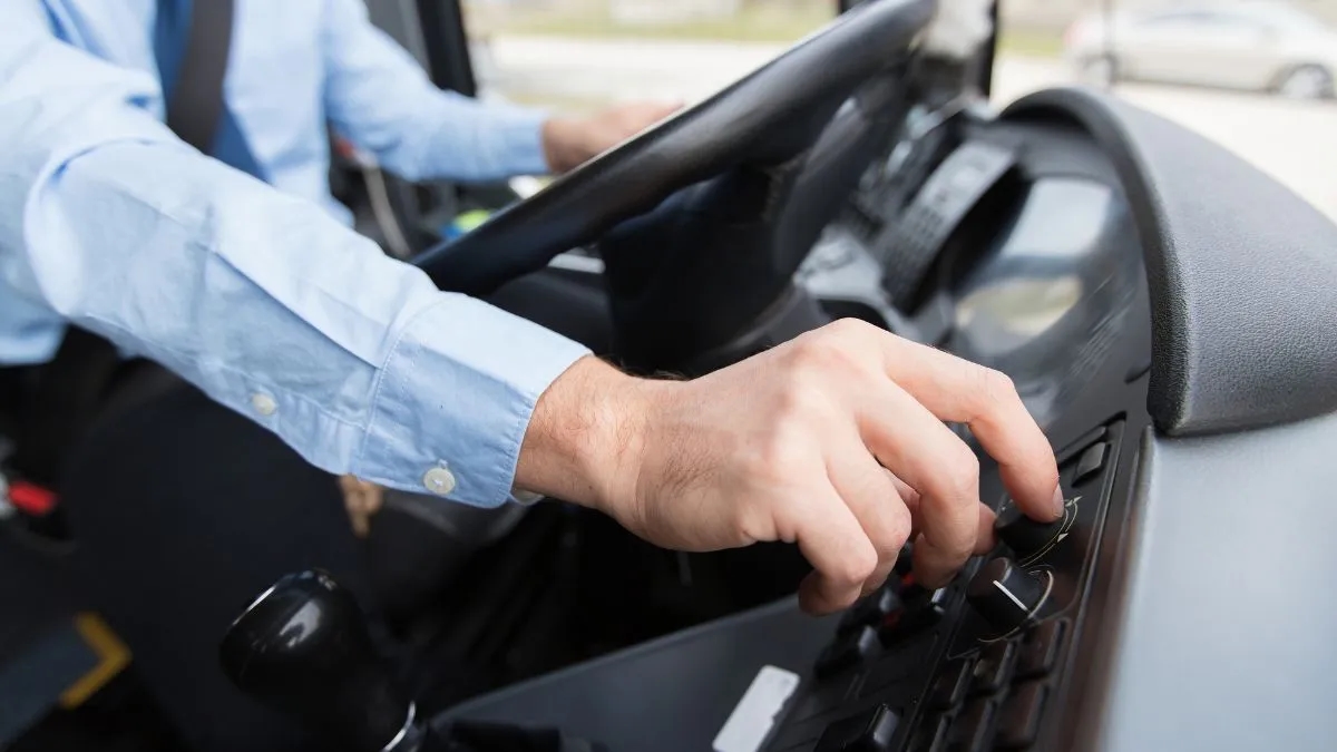 Ile zarabia kierowca busa do Niemiec? Sprawdź, co wpływa na wynagrodzenie