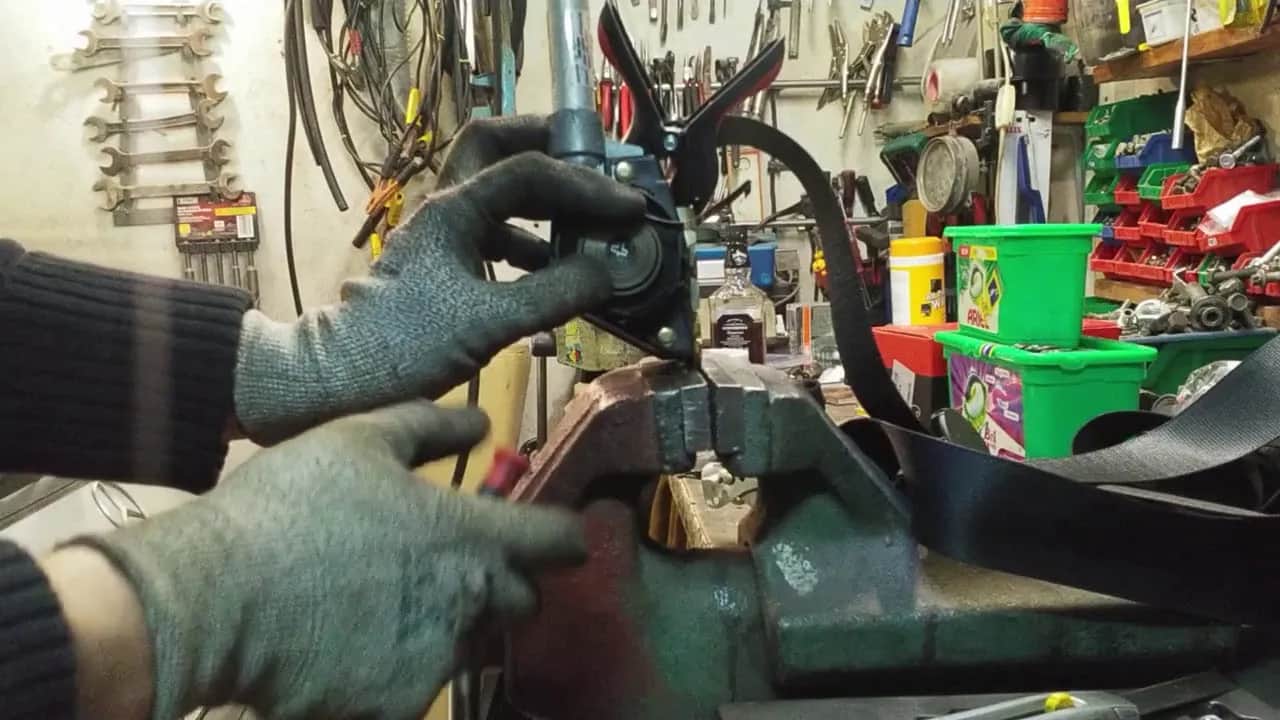 Regeneracja pasów bezpieczeństwa – jak przywrócić ich bezpieczeństwo