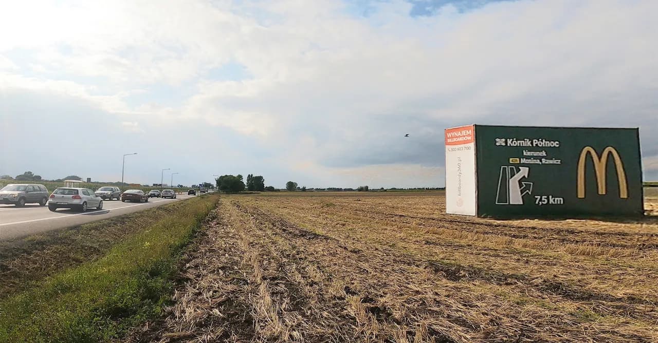 Ile kosztuje reklama przy autostradzie? Sprawdź ceny i skuteczność